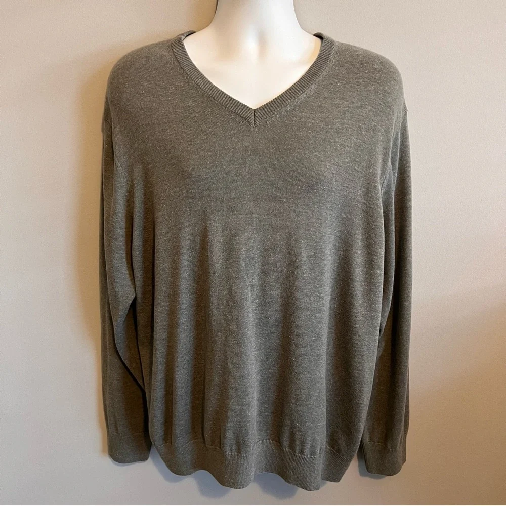 Covington Men's Size XL Gray Pullover V-Neckline Tight Knit Long Sleeve Sweater